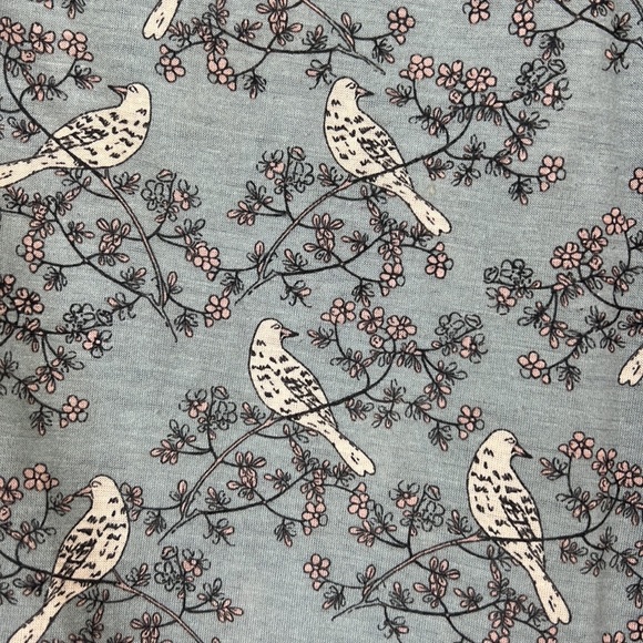 H&M jersey blouse 3/4 sleeve light turquoise bird print v-neck L - Picture 5 of 10